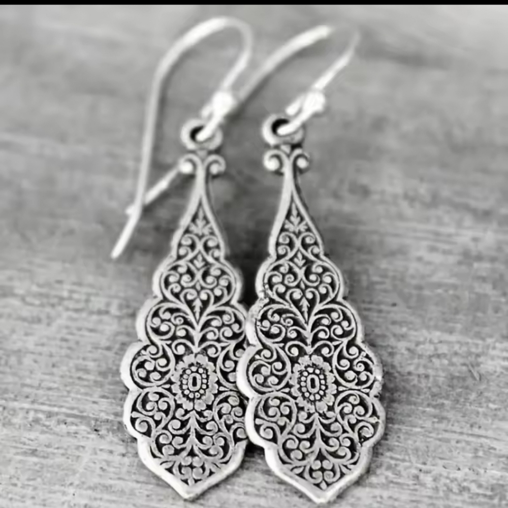 Fashion jewelry earrings